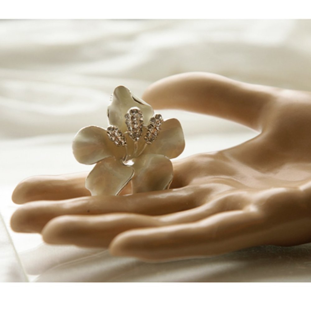 Brooch Pin Flower White Silver Rhinestone  Lilly